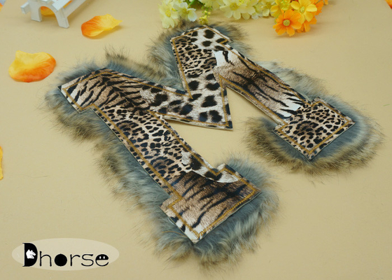 ตัวอักษร M สีน้ำตาลเสือดาวพิมพ์ลูกปัด Trim Applique สำหรับเสื้อผ้า