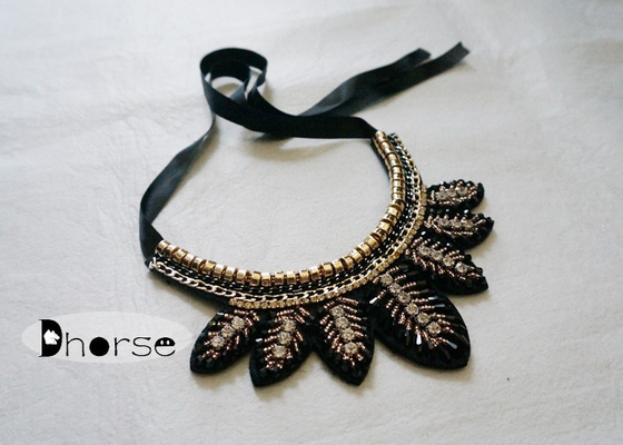 แฮนด์เมดที่ถอดออกได้ Bling Rhinestone ลูกปัดสร้อยคอปกรูปร่างใบ