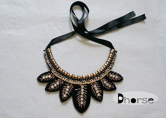 แฮนด์เมดที่ถอดออกได้ Bling Rhinestone ลูกปัดสร้อยคอปกรูปร่างใบ