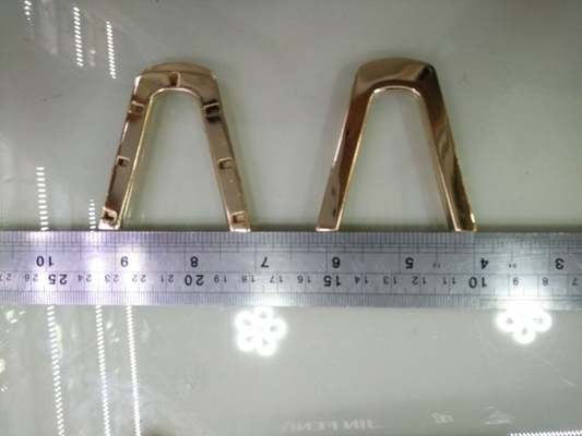 ที่มีความหลากหลาย V โลหะ Siding Trim ตกแต่งเสื้อผ้าเป็นพิเศษ 4.5 &quot;กว้างแห่งชาติ