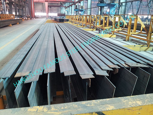 โลหะอุตสาหกรรม Wide Clearspan Shelters Preengineered AISC 80 X 110