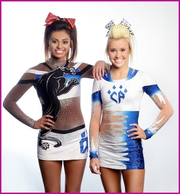 ทีมเชียร์เมทัลลิ Crytals Rhinestones เชียร์สวมใส่กับโบว์
