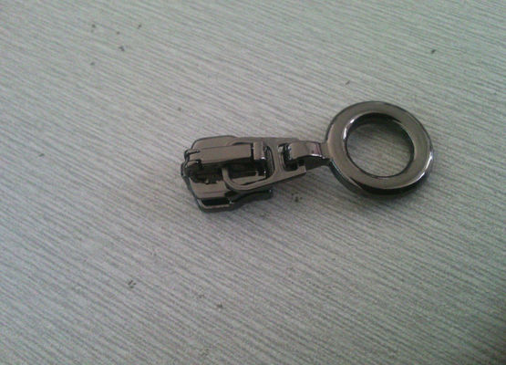 Eco-Friendly ซิปดึงแม็ก Gunmetal สีสำหรับรองเท้าเต็นท์ถุง /
